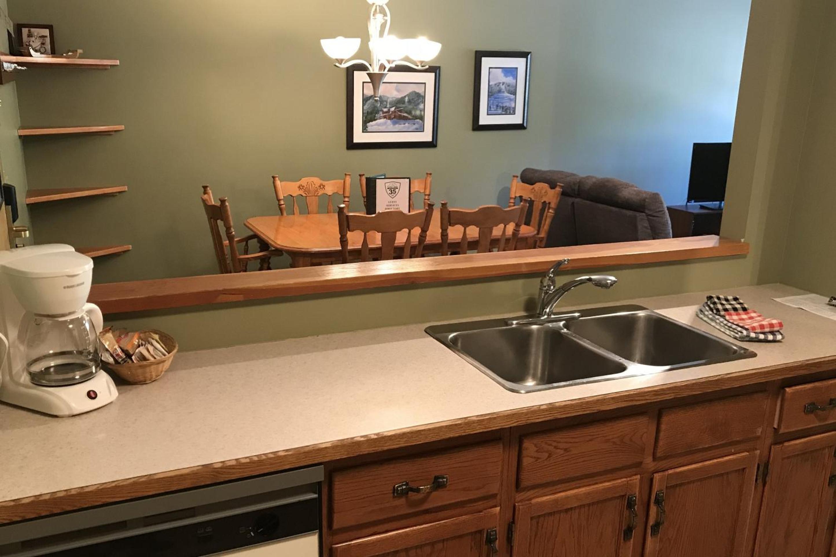The Griz Inn by Park Vacation Management