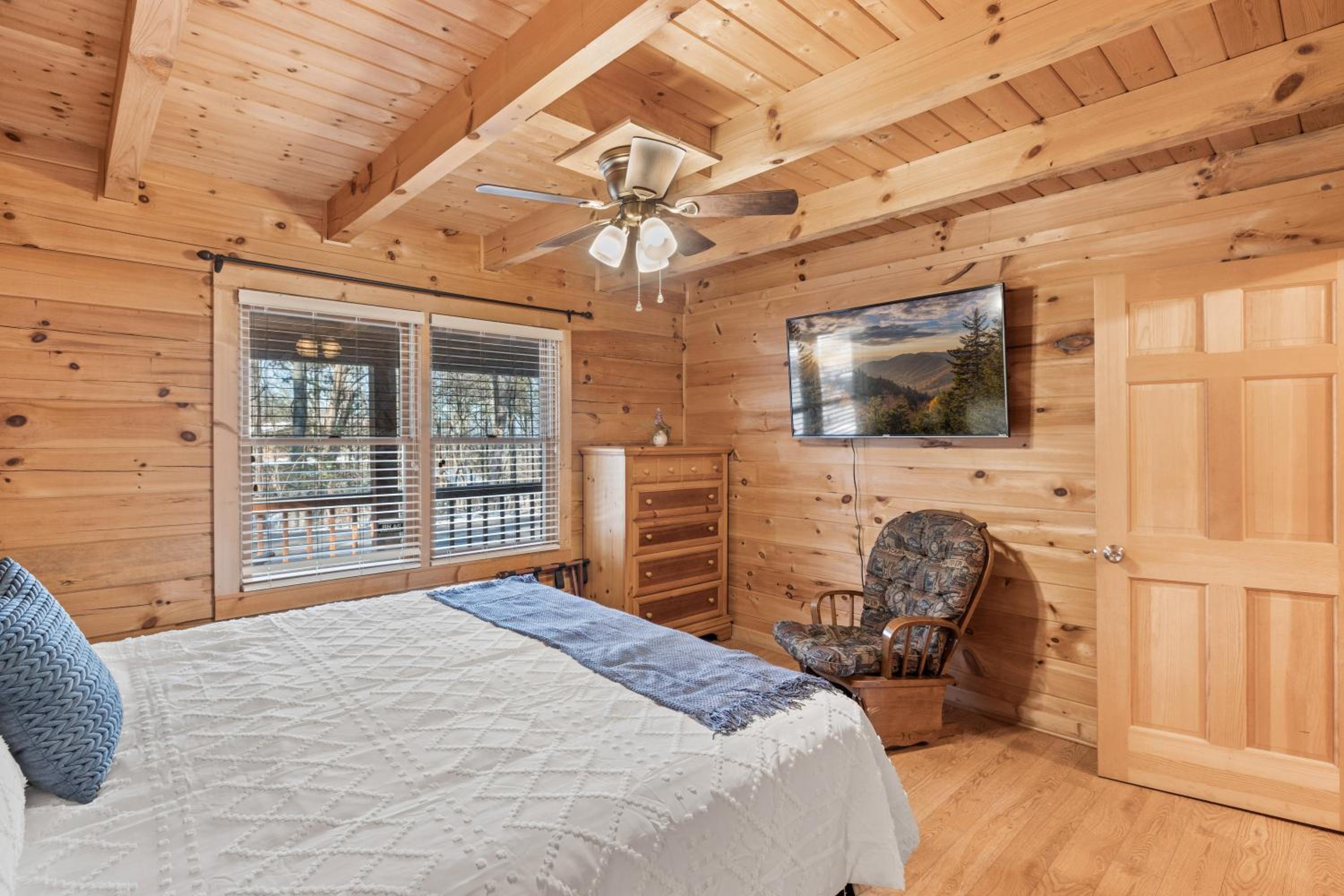 SunnySierra Cabin