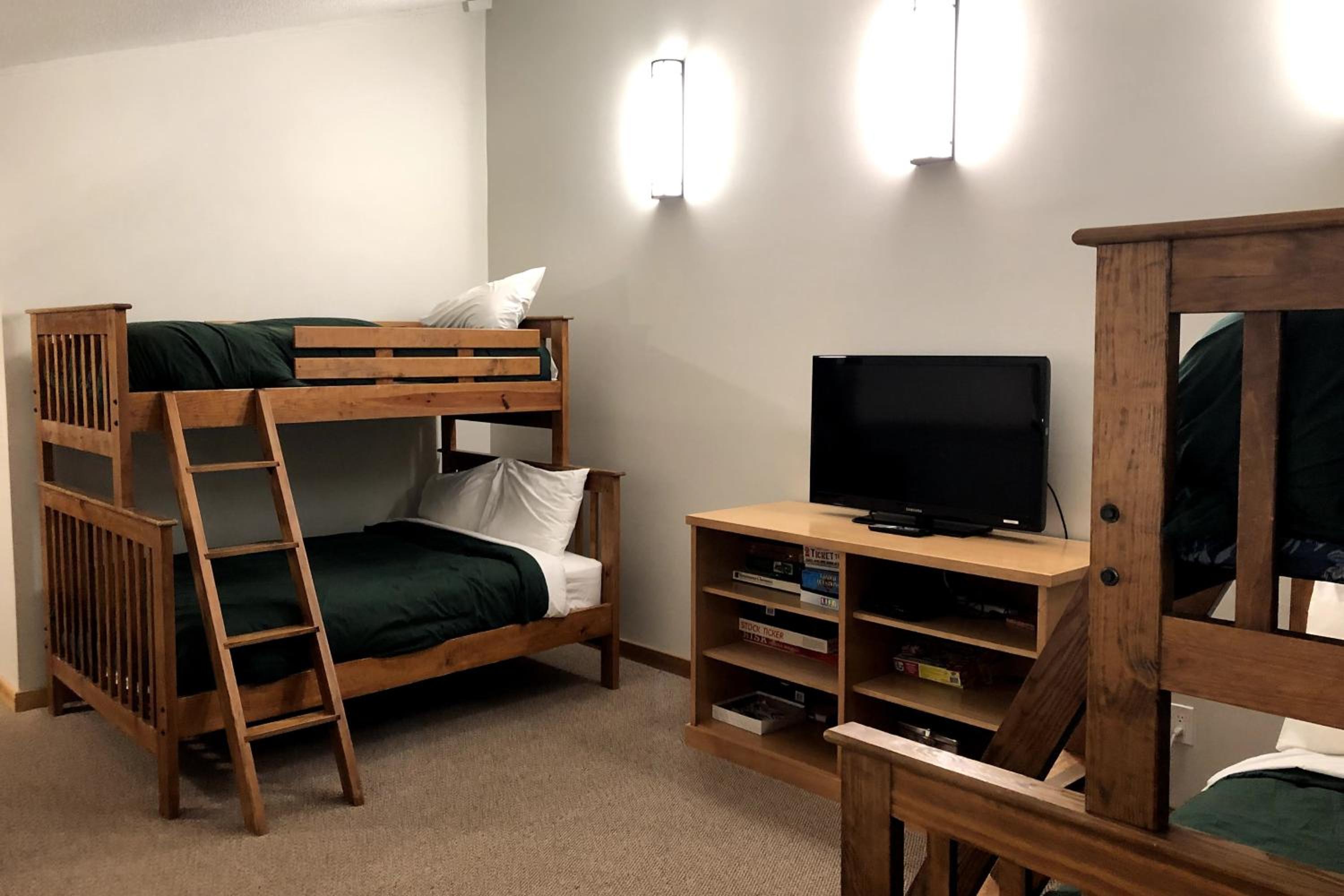 The Griz Inn by Park Vacation Management