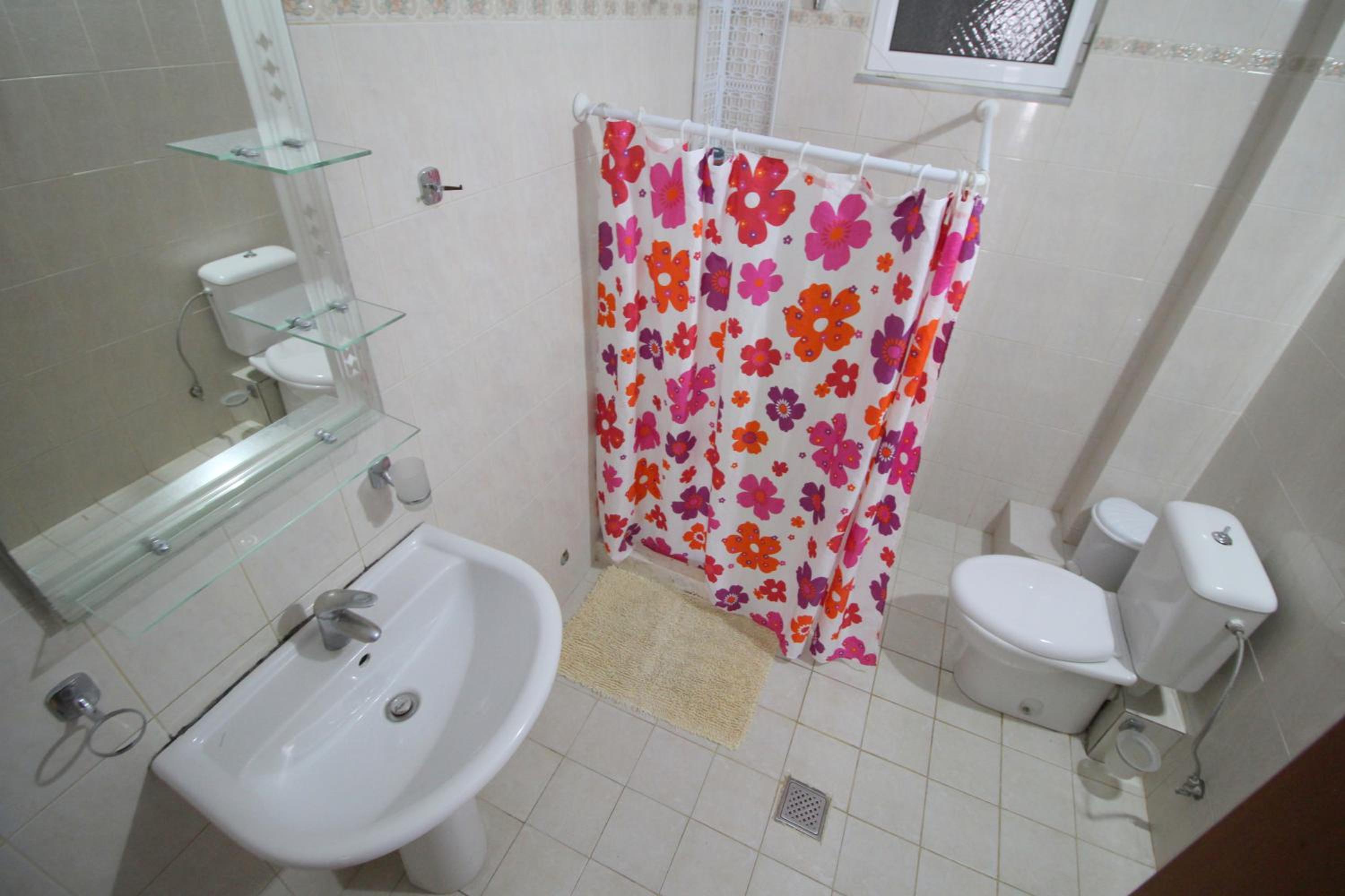 Lengu Holidays Houses