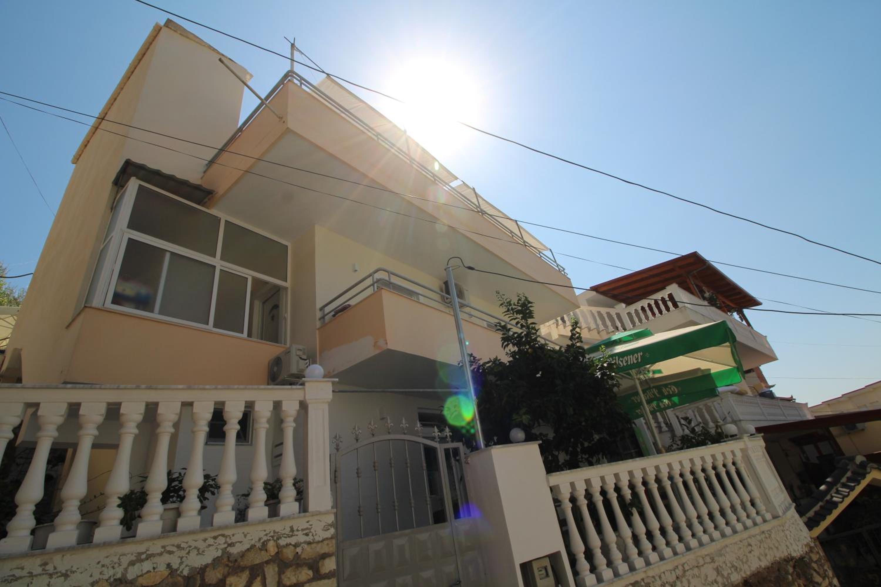 Lengu Holidays Houses