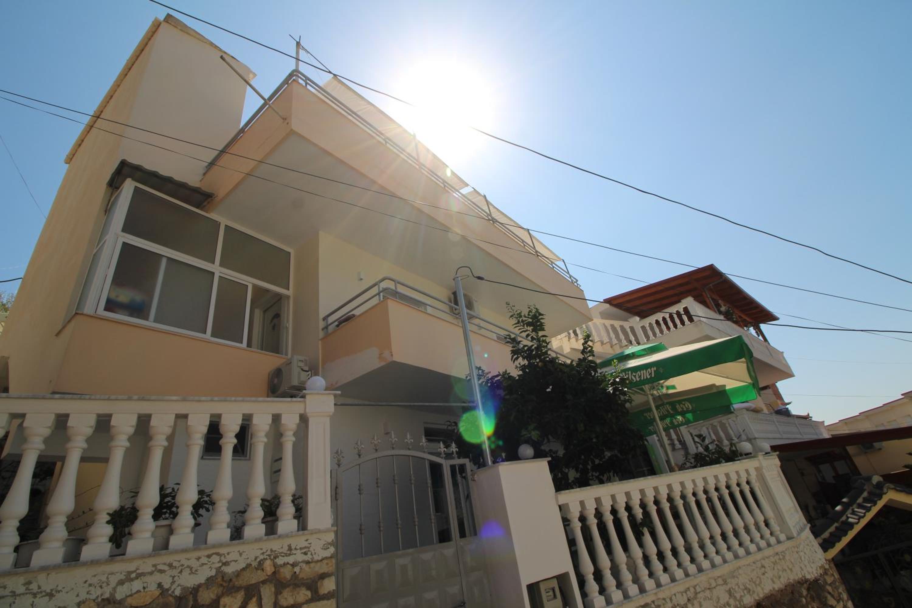 Lengu Holidays Houses