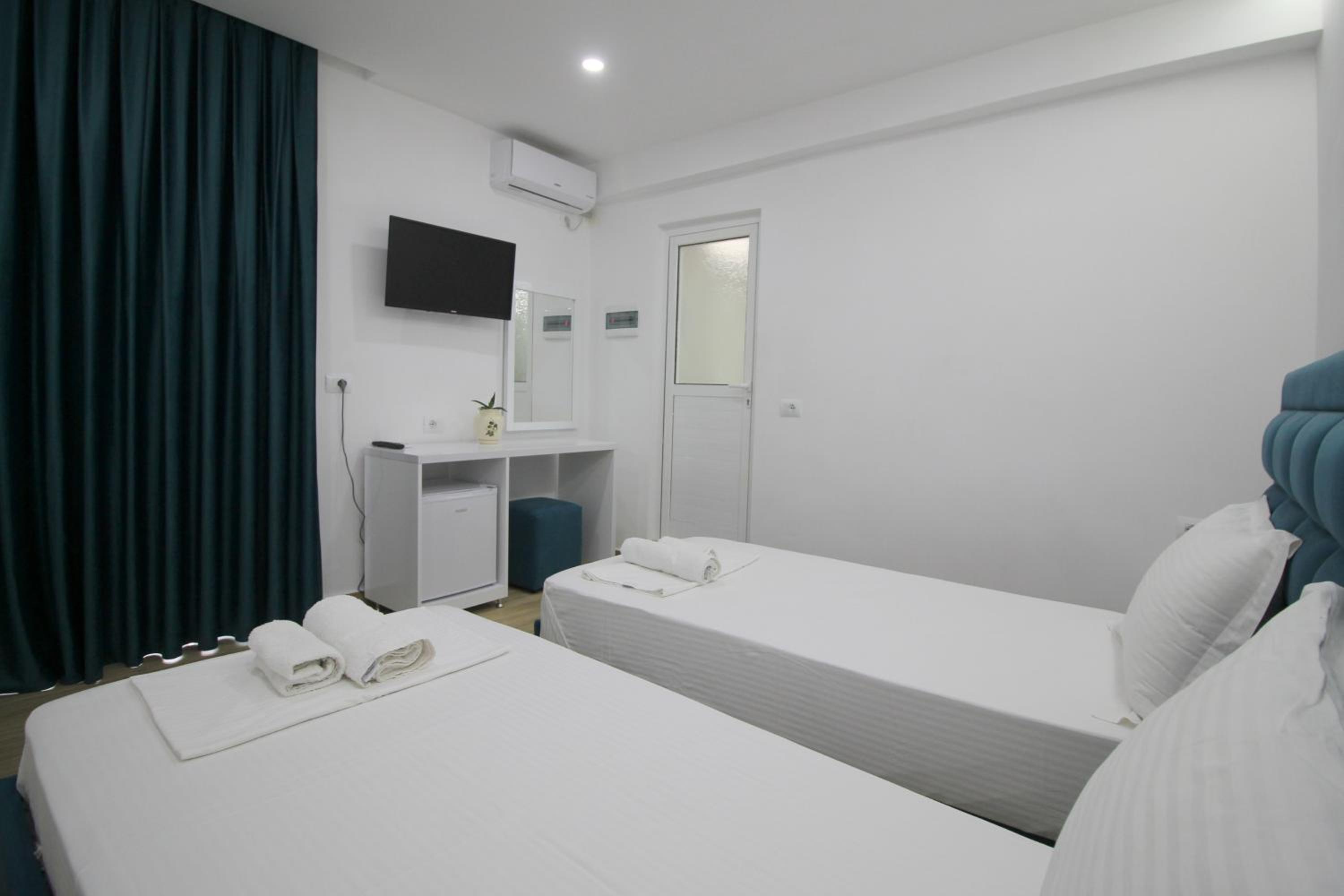 Lengu Holidays Houses