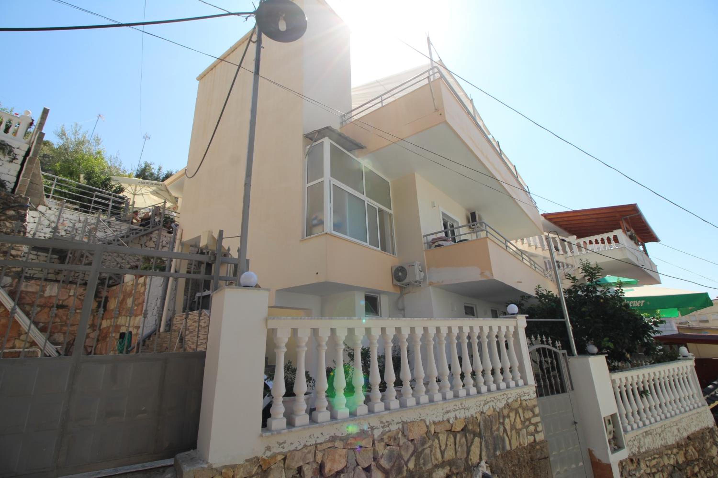 Lengu Holidays Houses