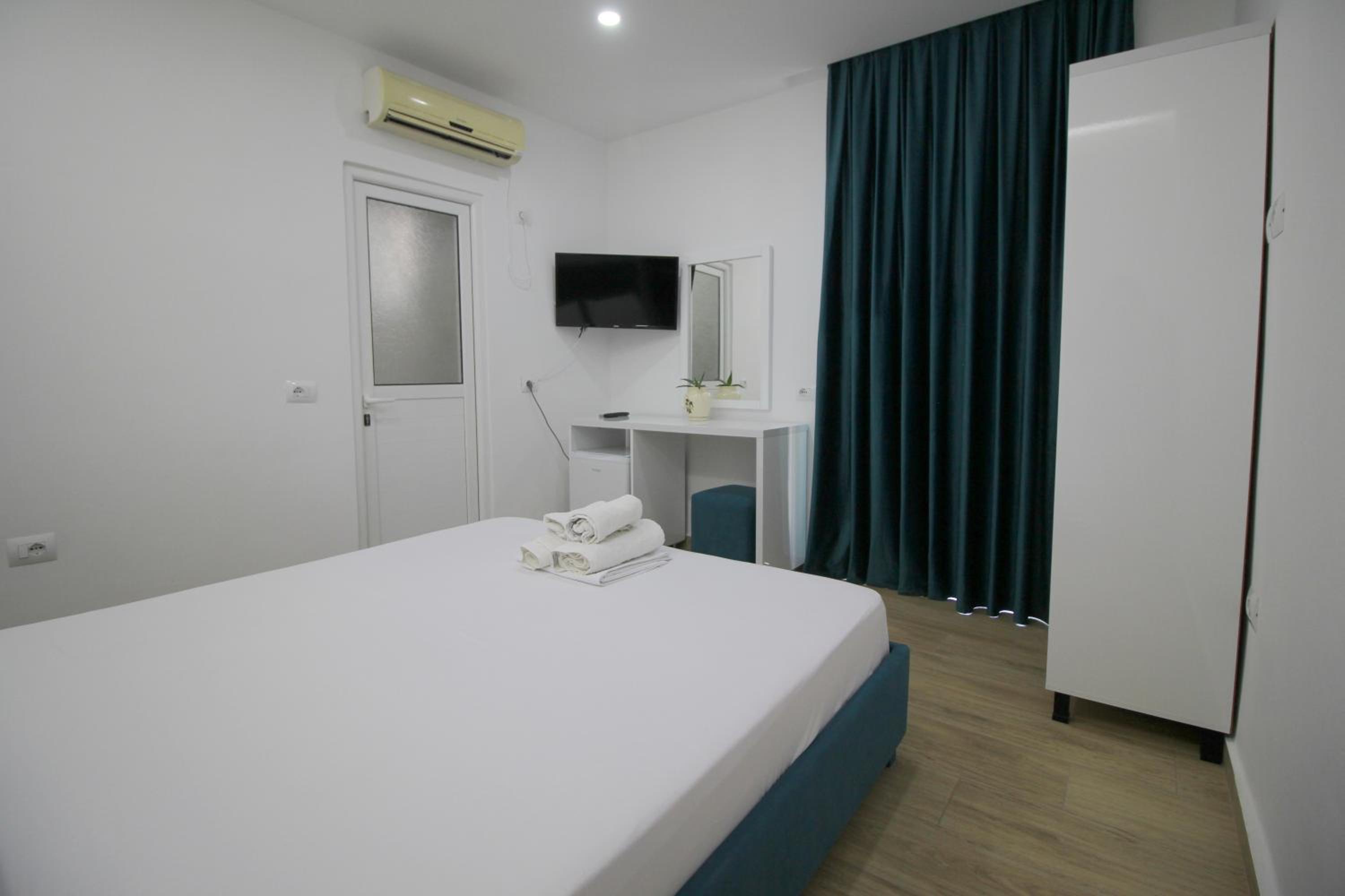 Lengu Holidays Houses