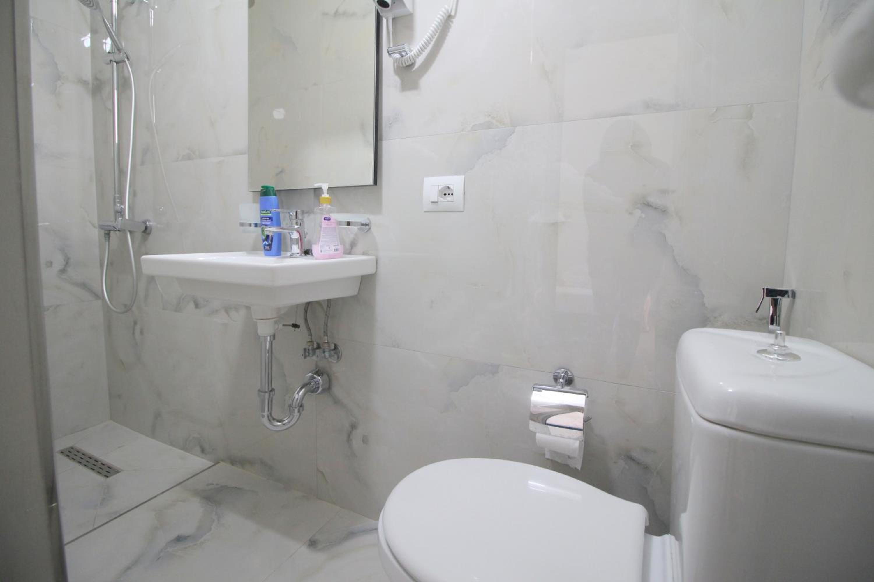 Lengu Holidays Houses