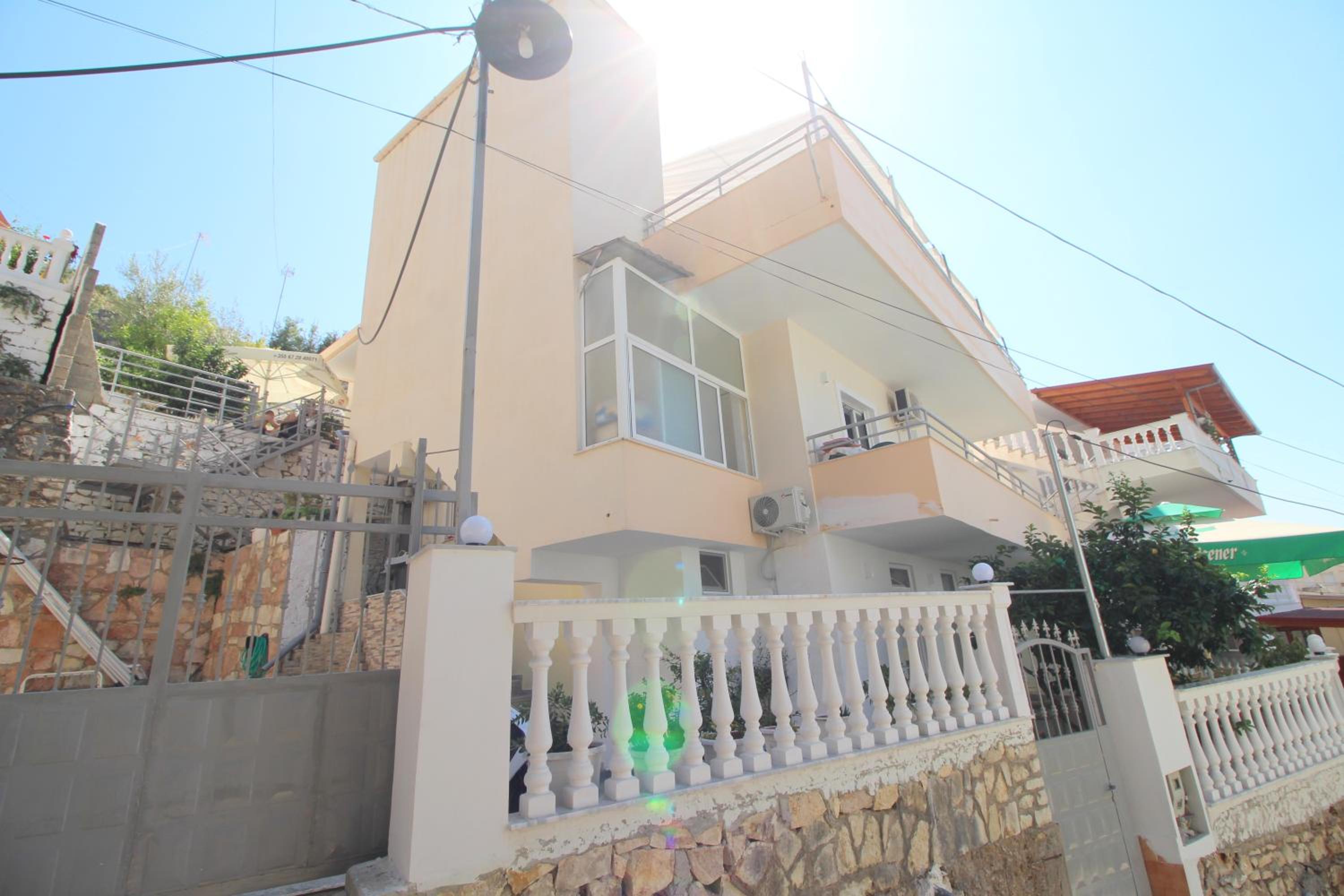 Lengu Holidays Houses