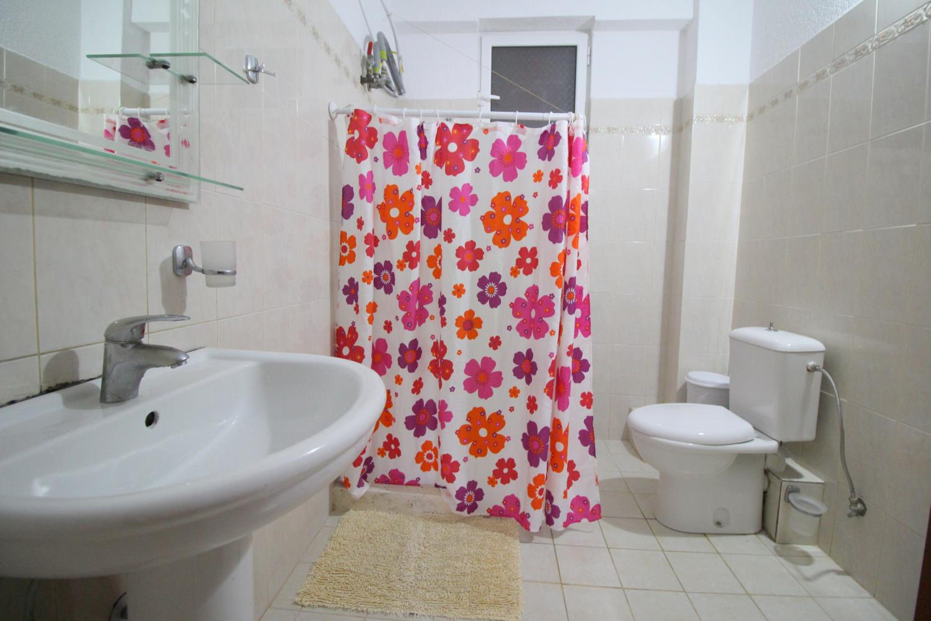Lengu Holidays Houses