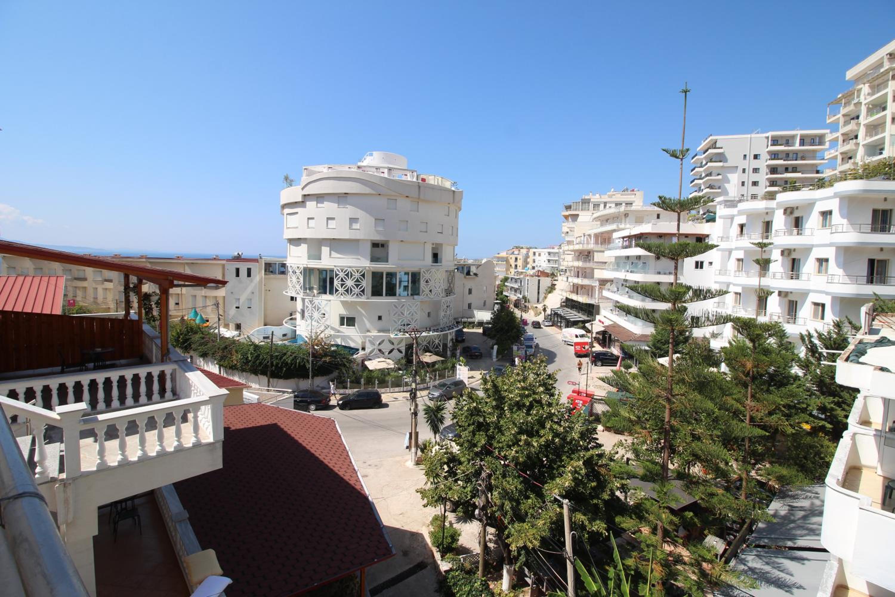 Lengu Holidays Houses