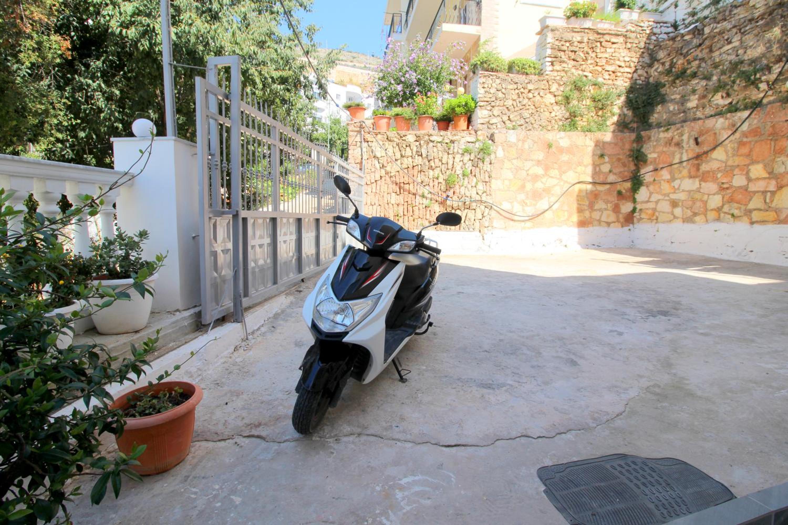 Lengu Holidays Houses
