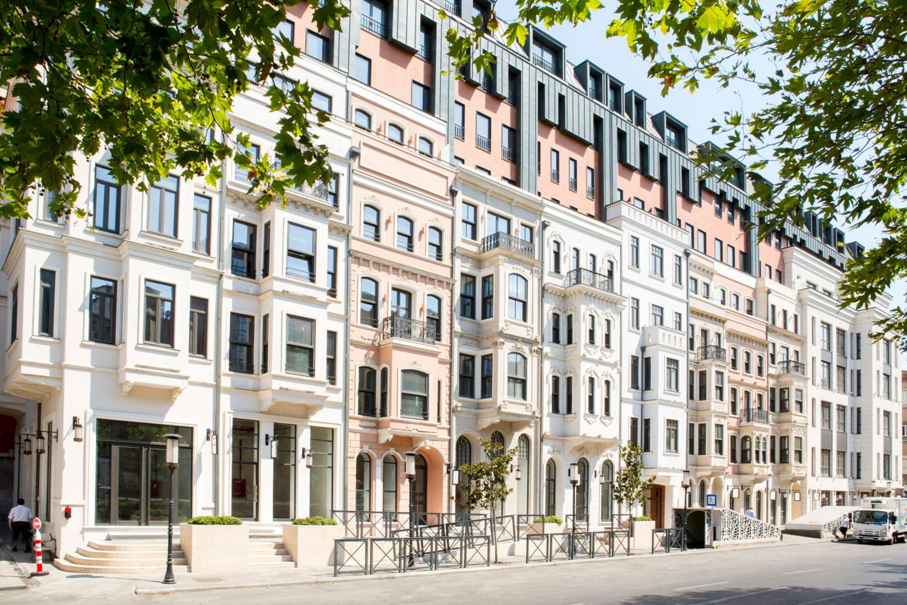 Garlon Residence - Image 12