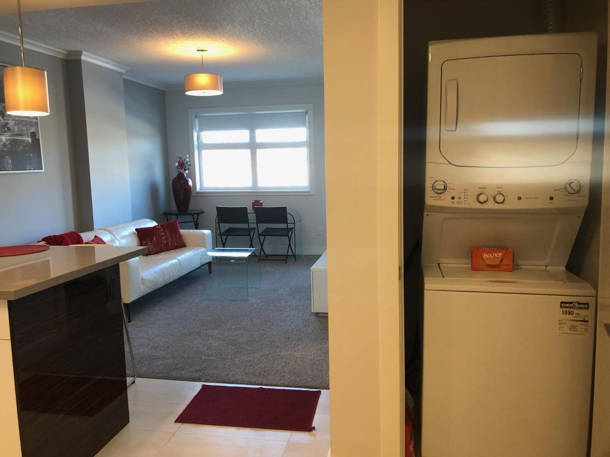 Amicable, Cozy, High Speed Internet, Sleeps 2 Riverview Downtown Apartment