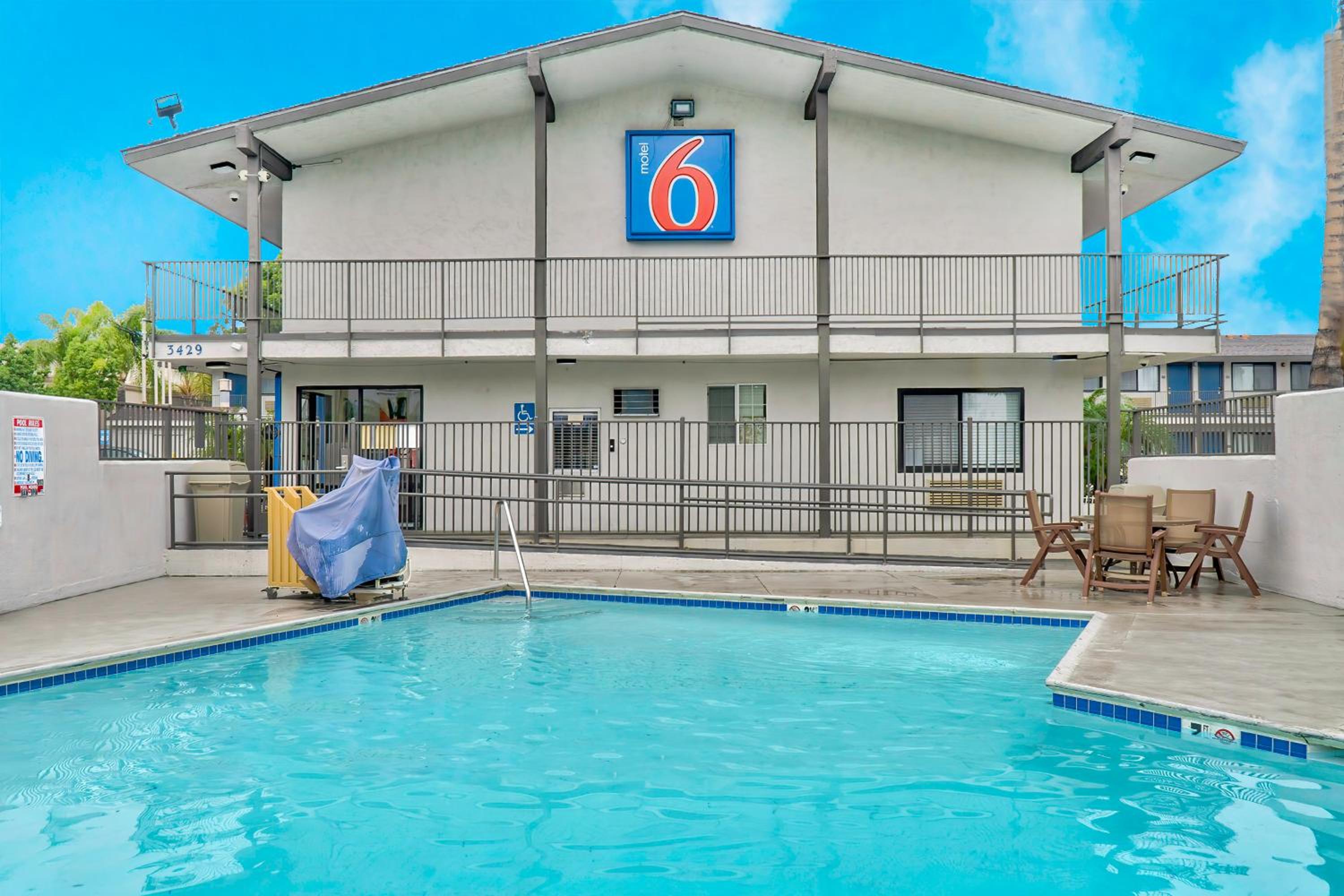 Motel 6-El Monte, CA - Los Angeles