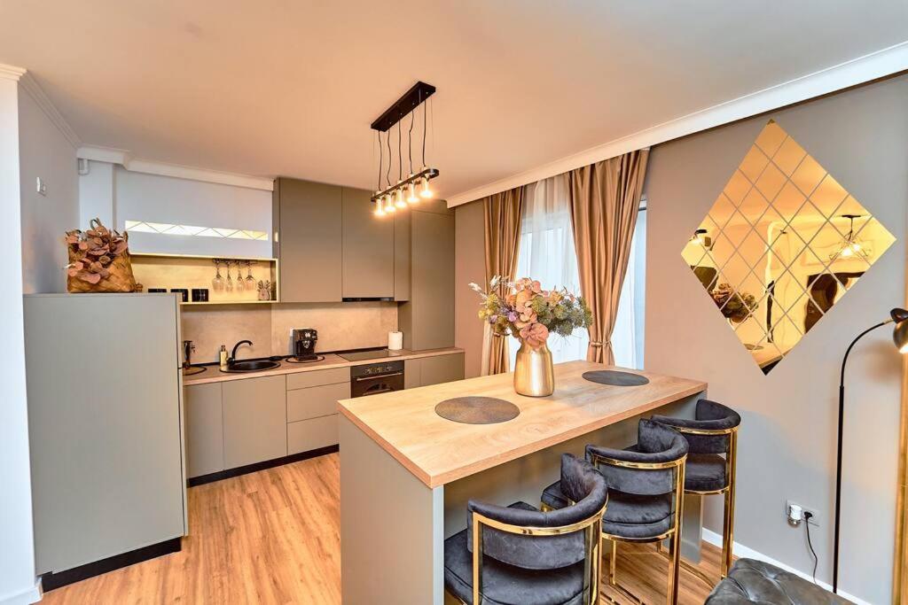 Luxury vibes near Iulius Mall view 5