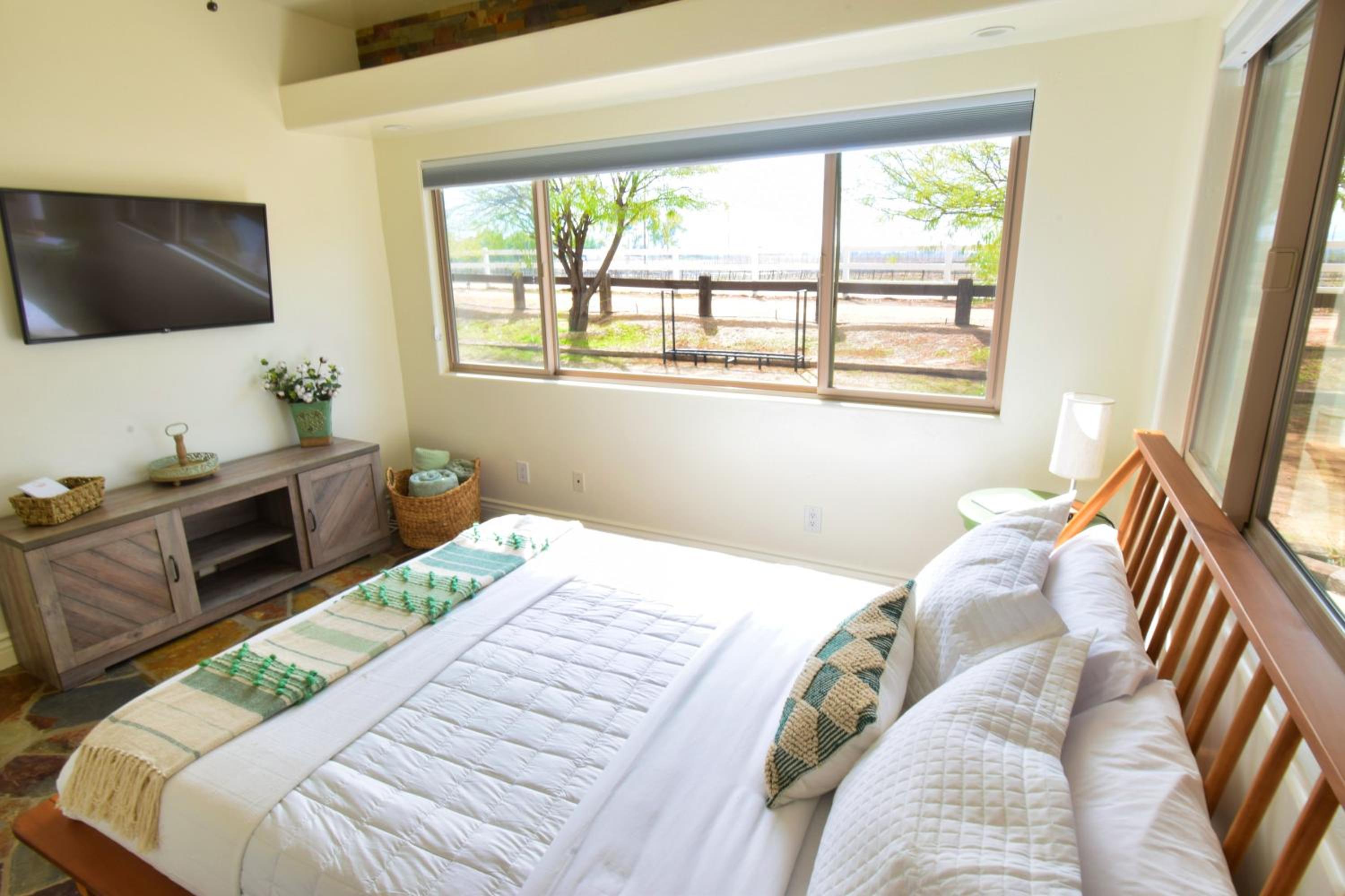 Peppertree Lane Ranch -- Seven-Acre Ranch in the Heart of Wine Country