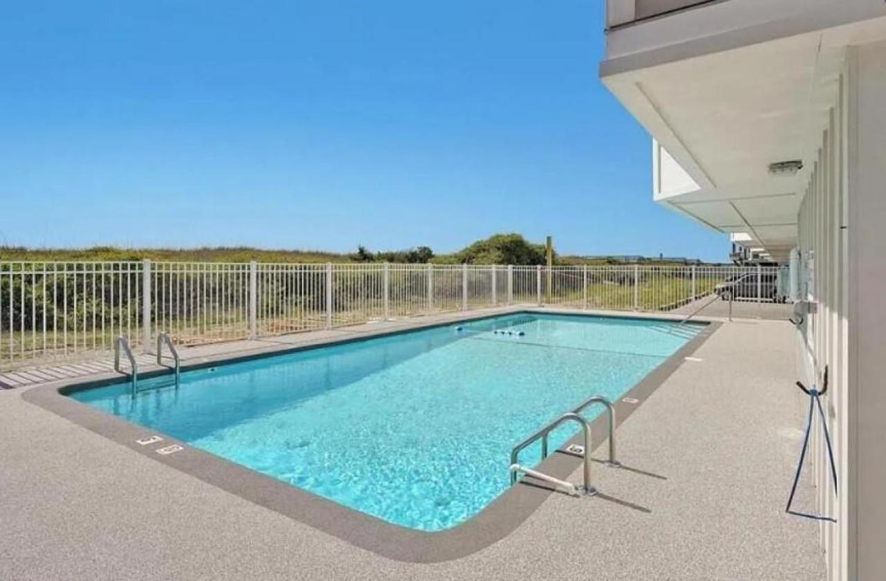 Oceanfront - Pool - Rooftop Sun Deck