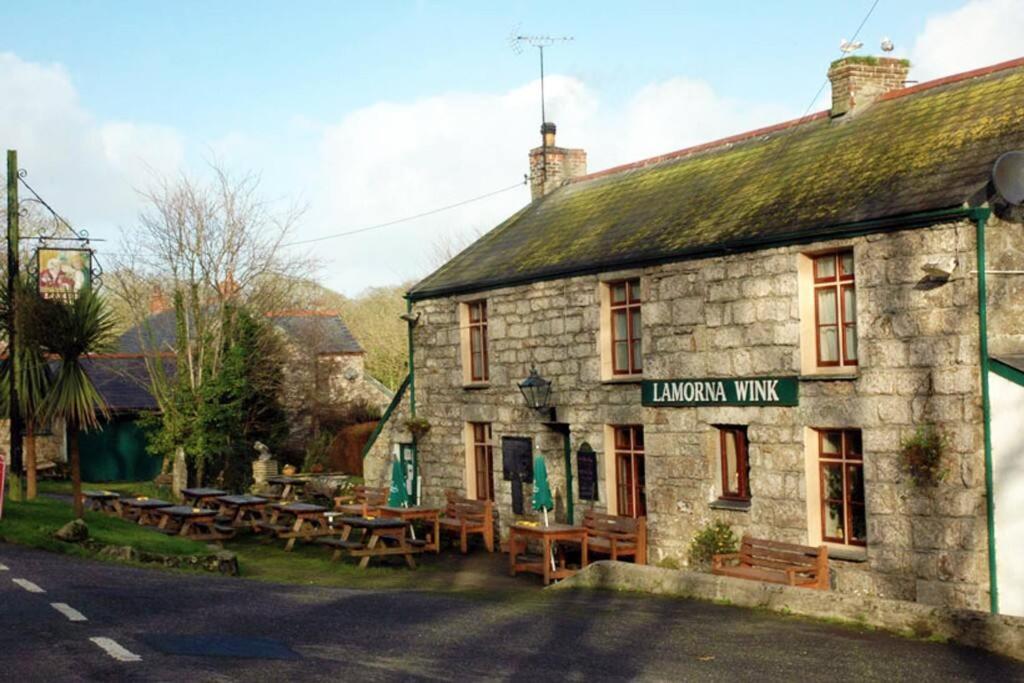Beautiful Cornish barn in the stunning Lamorna valley with large garden view 2
