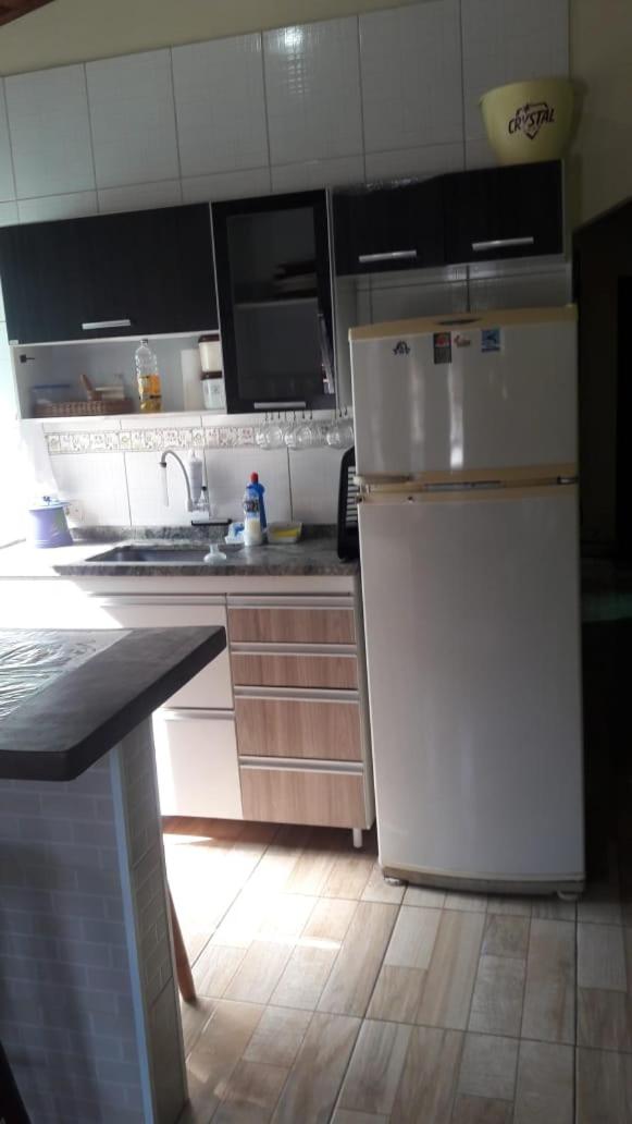 CASA 2 DORM UBATUBA PRAIA MARANDUBA no CONDOMINIO BRISAS DA PRAIA com Wifi Gratis, CHURRASQUEIRA 02 Vagas Garagem