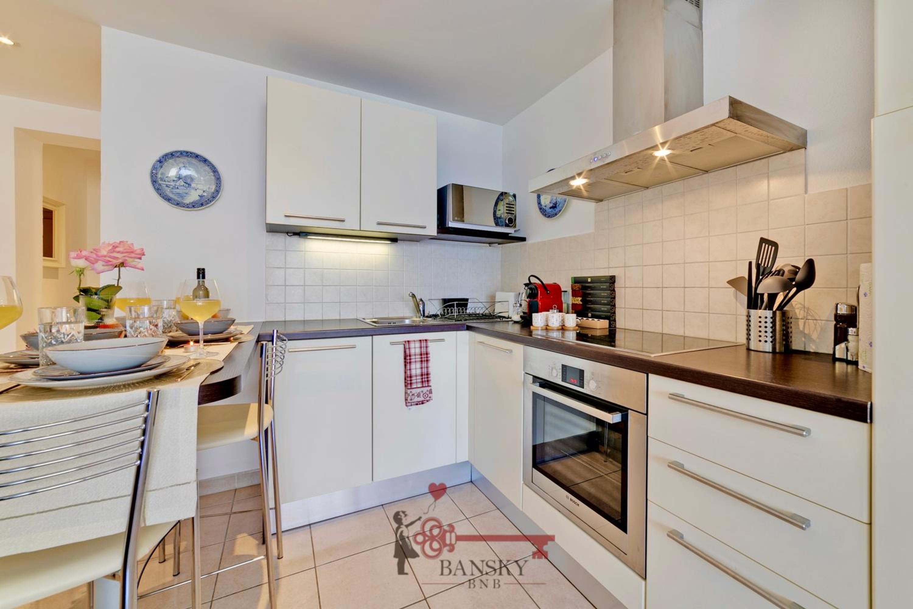 'Cuore di Rose' Parking - Welcome Set, Netflix, for 4 Persons -By EasyLife Swiss view 4