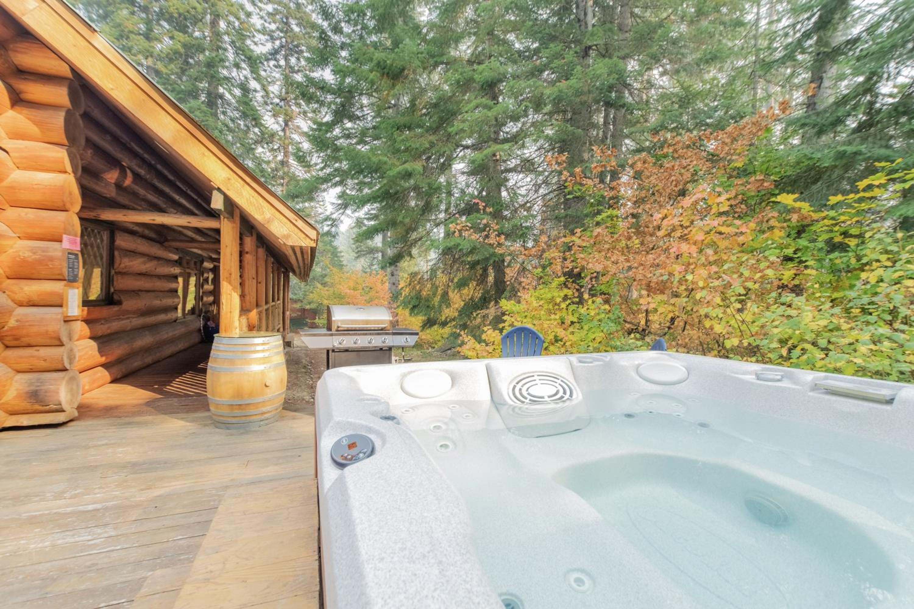 Soaring Pines Lodge by NW Comfy Cabins