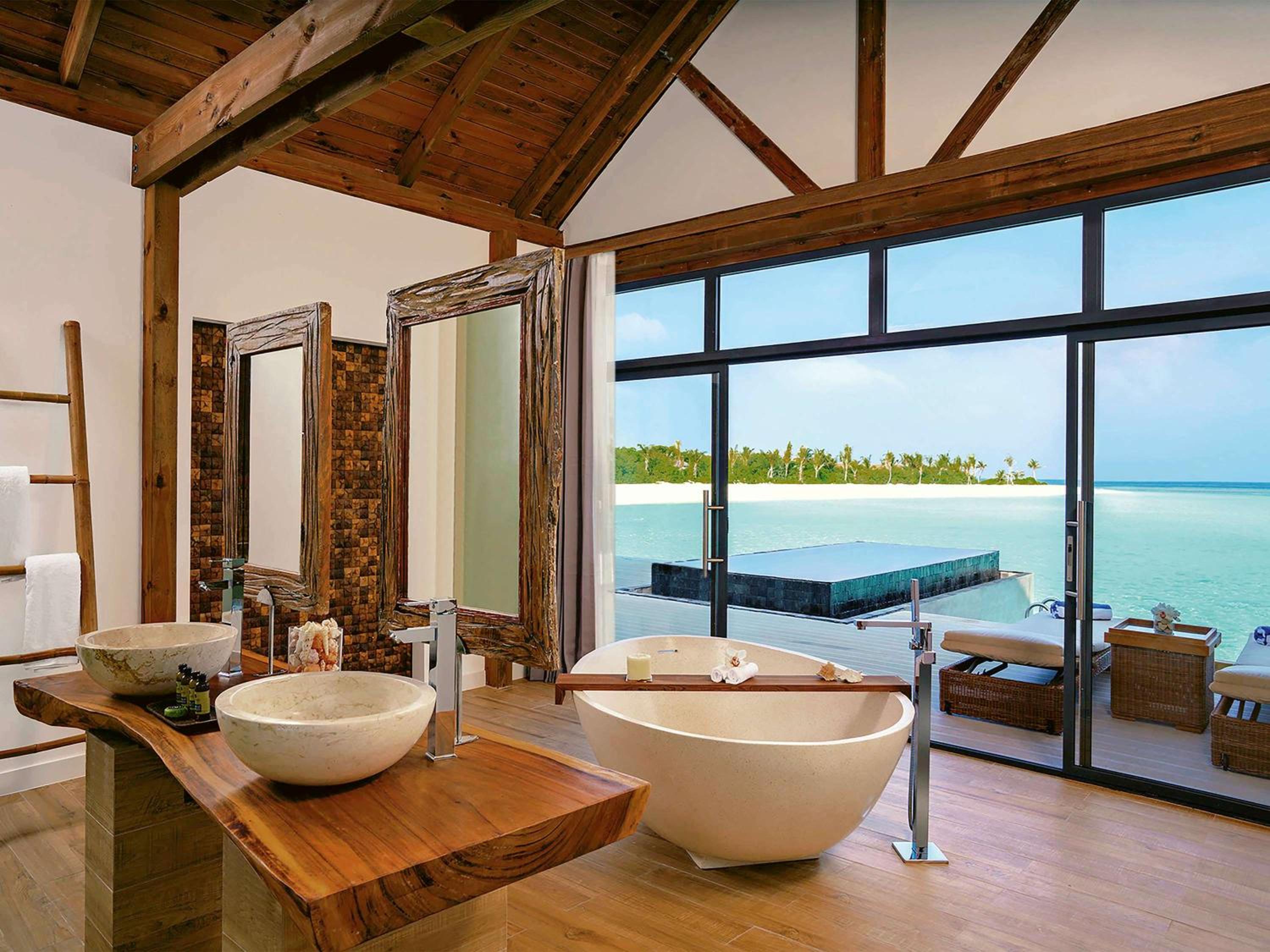 Kuredhivaru Resort and Spa - Maldives 4