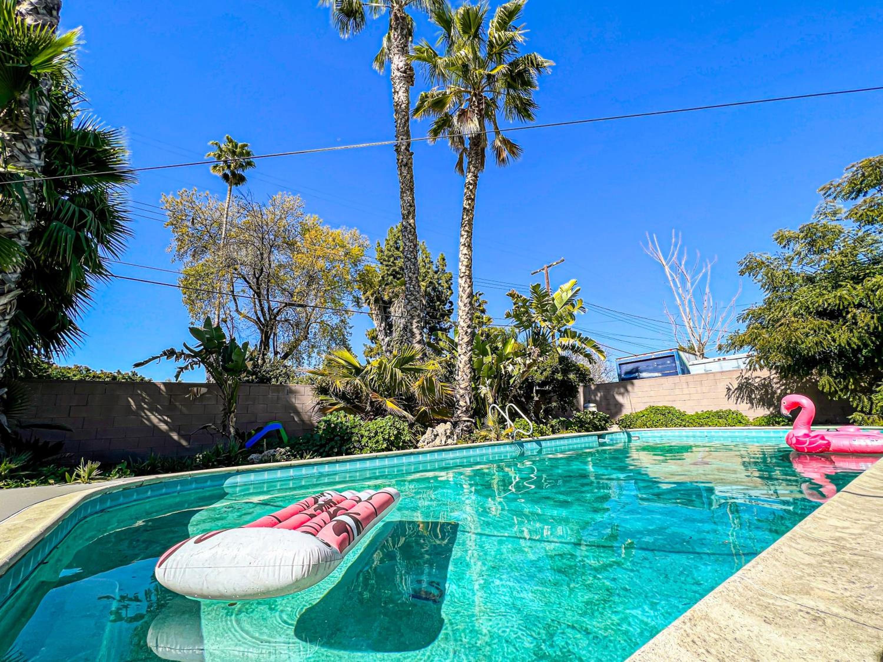 Gorgeous 4BR House with Swimming Pool - Property Image 29