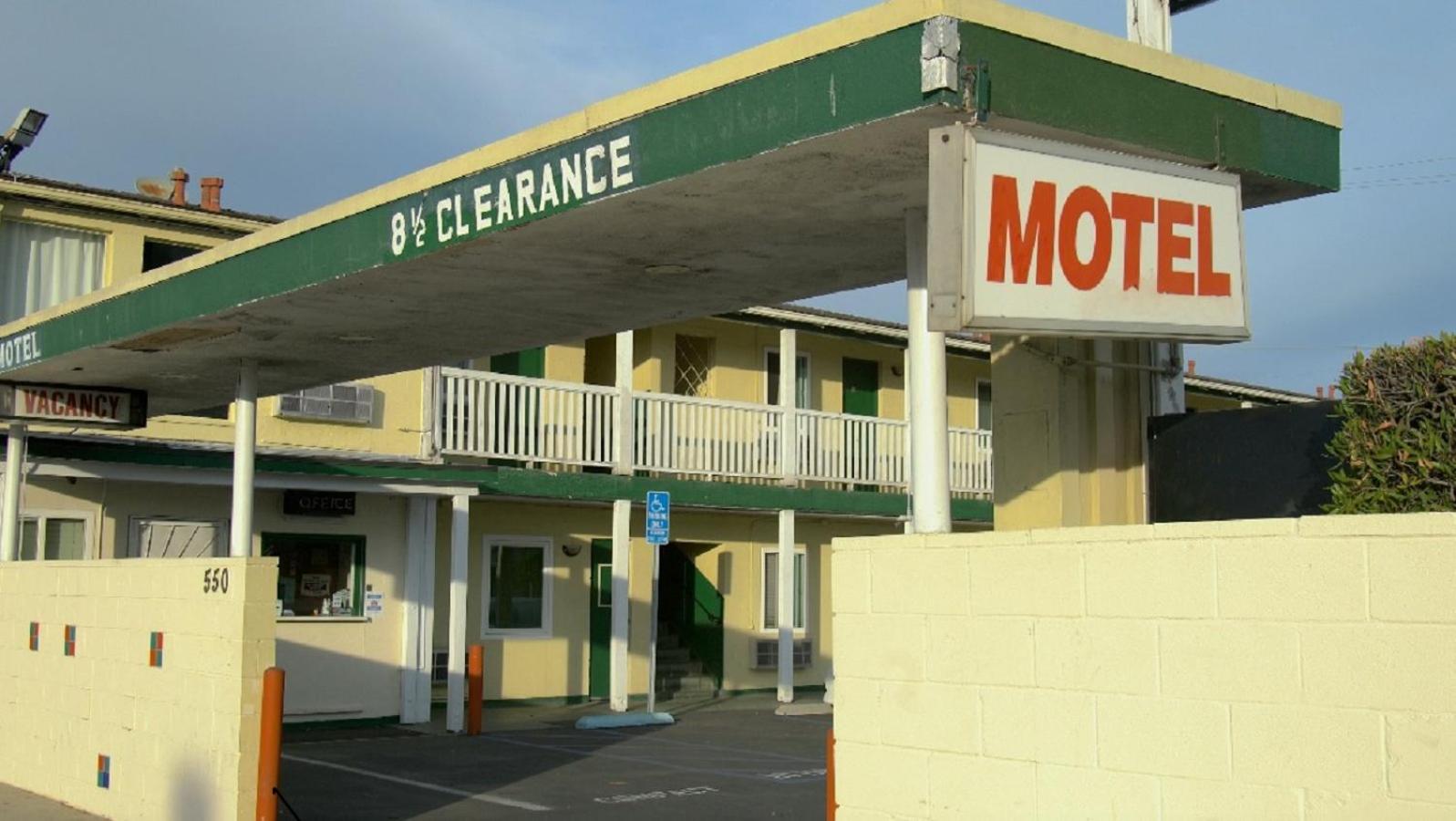 City Center Motel - Oxnard view 2