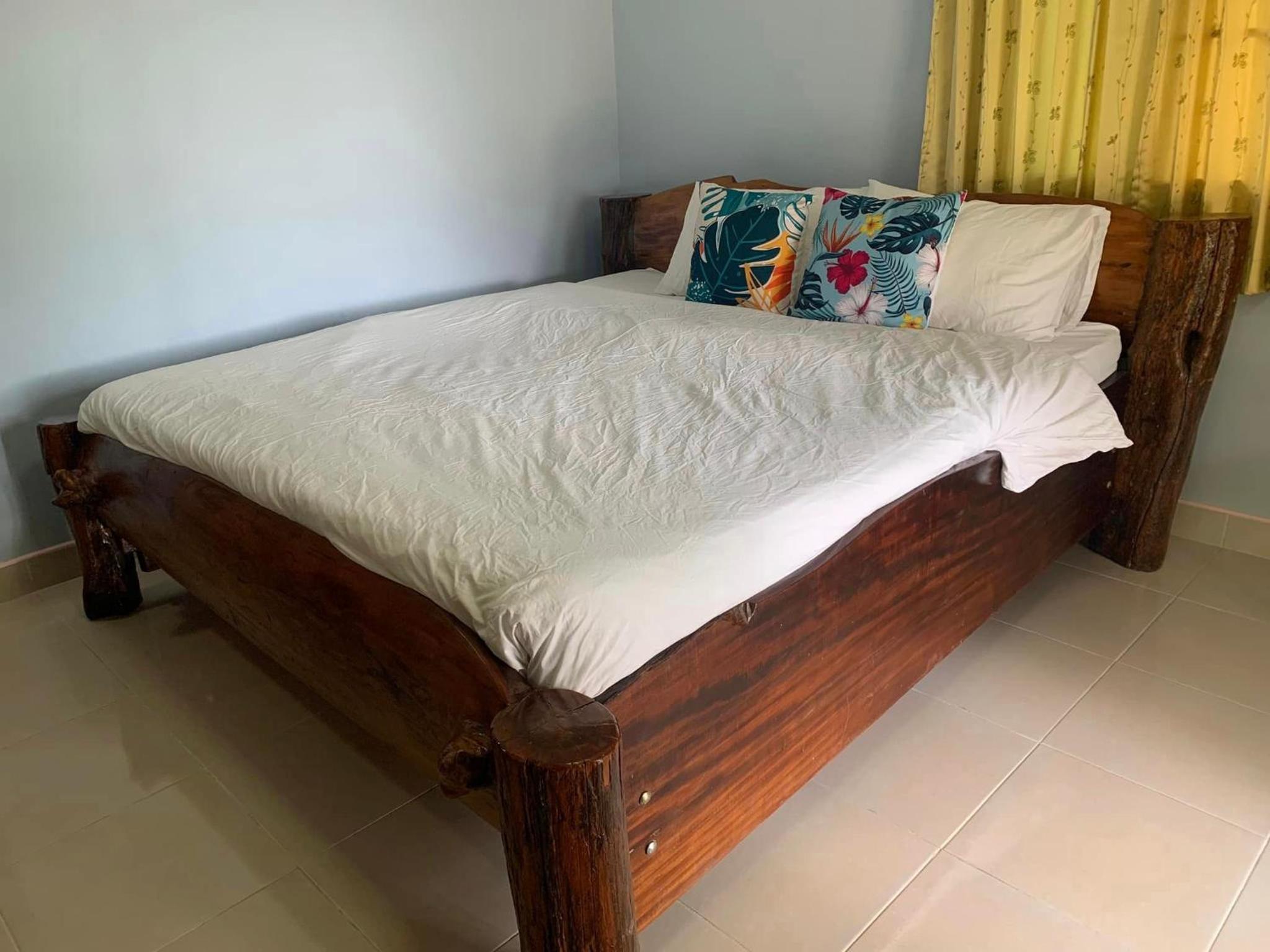 AtMyHomeStay Bangsaphan
