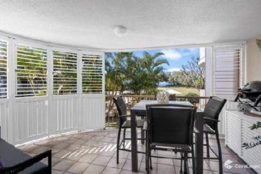 Kawana Waters Ocean Front Unit-Surfside Resort Sunshine Coast