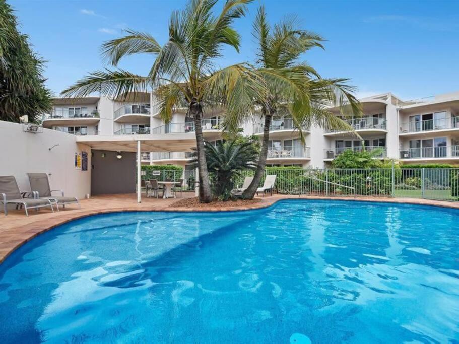 Kawana Waters Ocean Front Unit-Surfside Resort Sunshine Coast