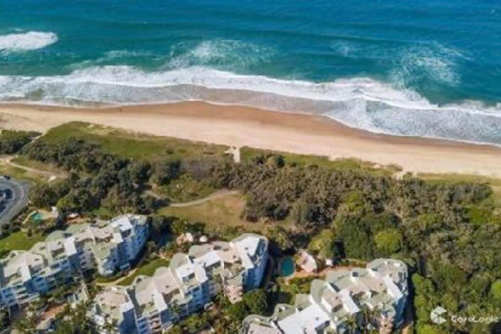 Kawana Waters Ocean Front Unit-Surfside Resort Sunshine Coast