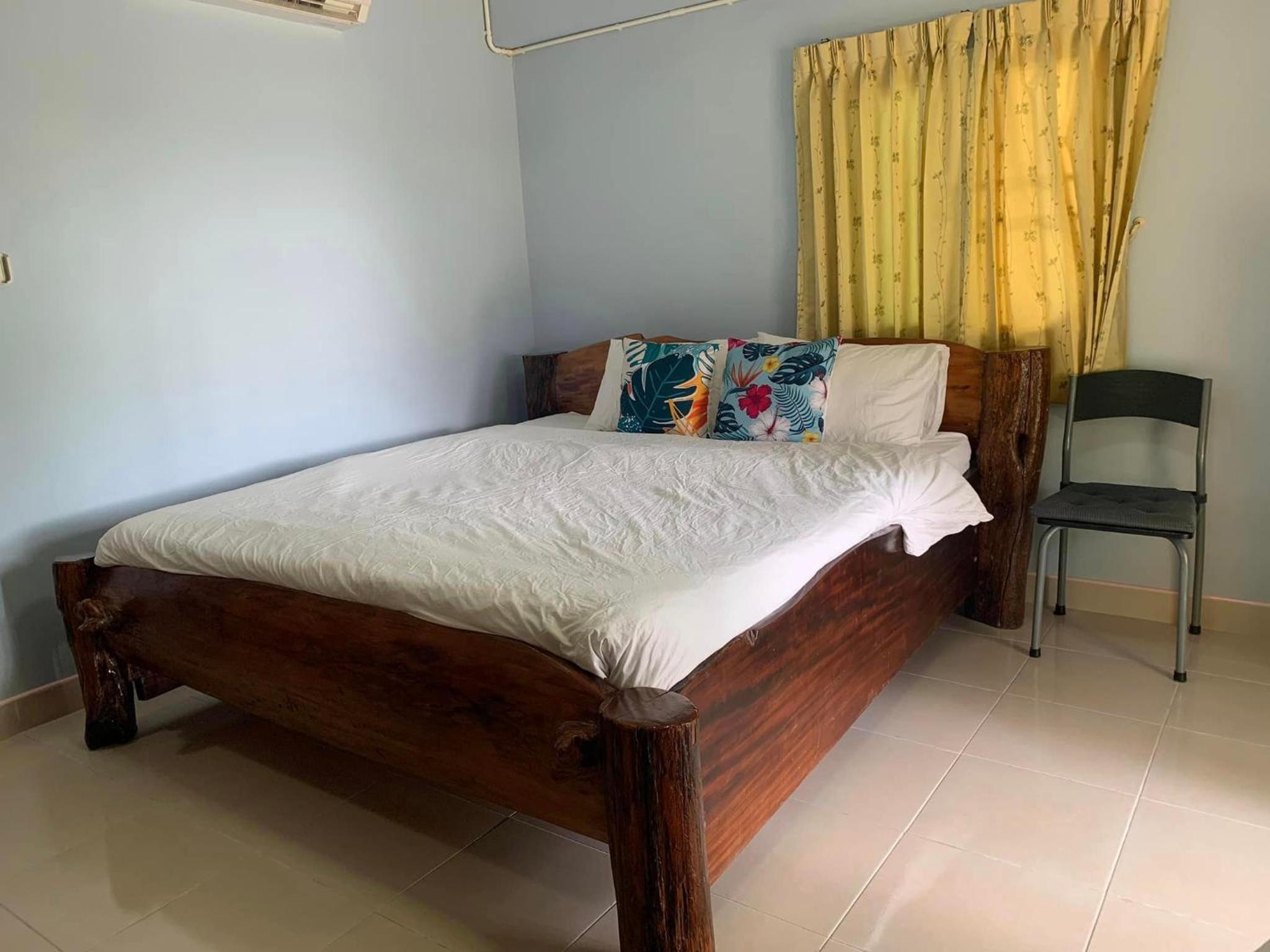 AtMyHomeStay Bangsaphan