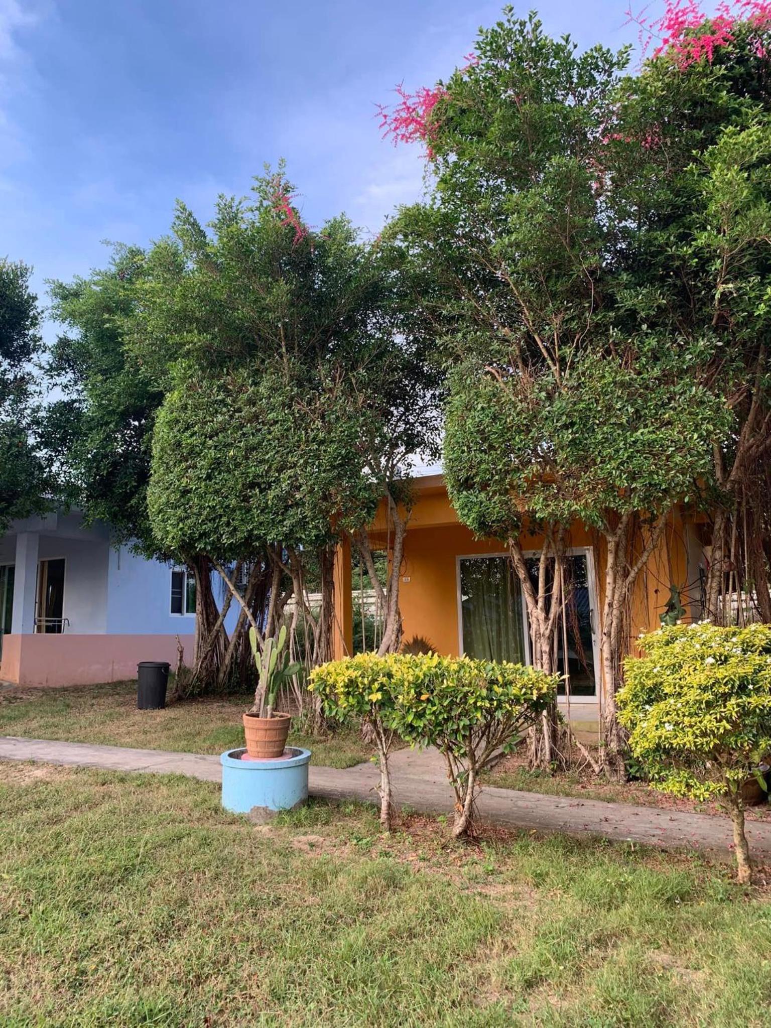 AtMyHomeStay Bangsaphan