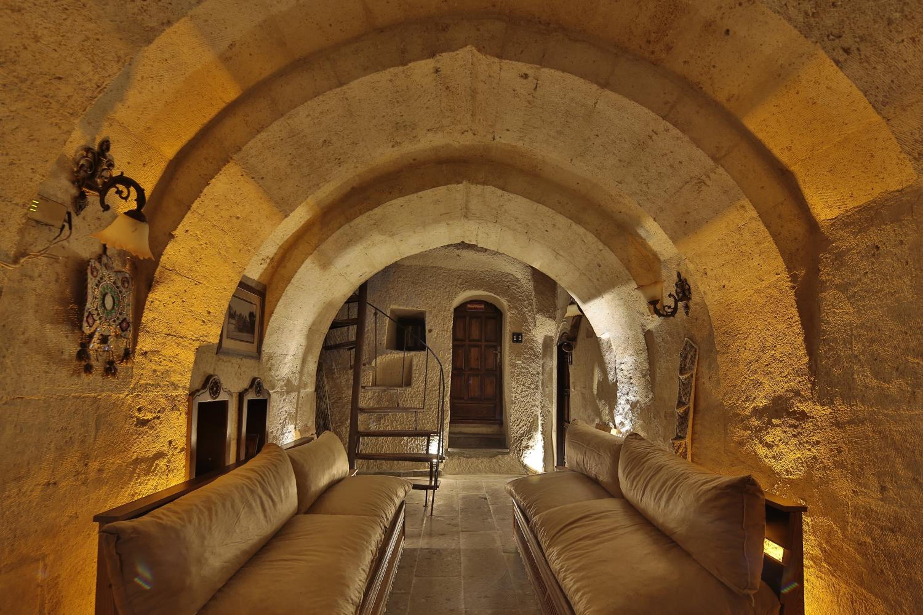 Travel Inn Cave Hotel - Image 16