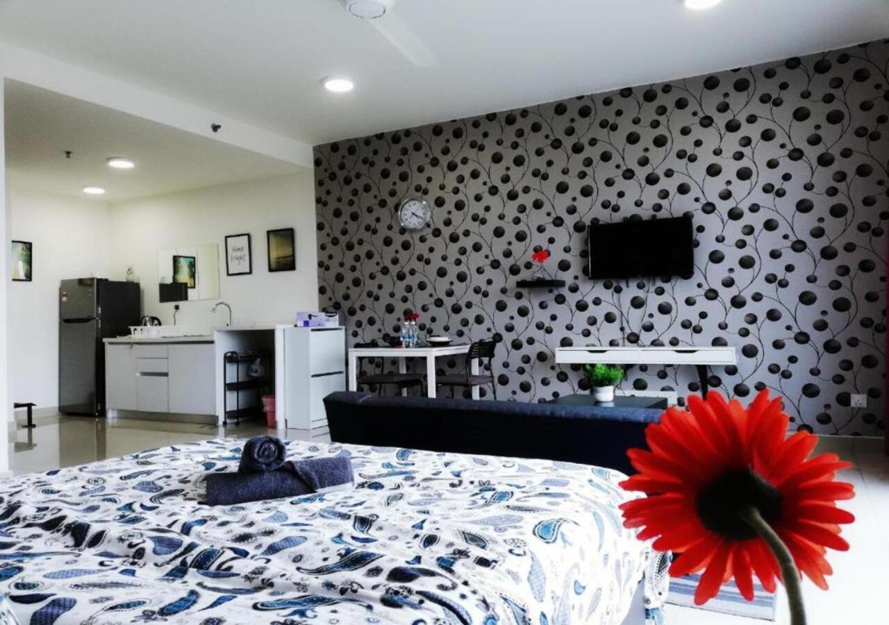 Peanut Butter Homestay #Trefoil Setia City photo 1