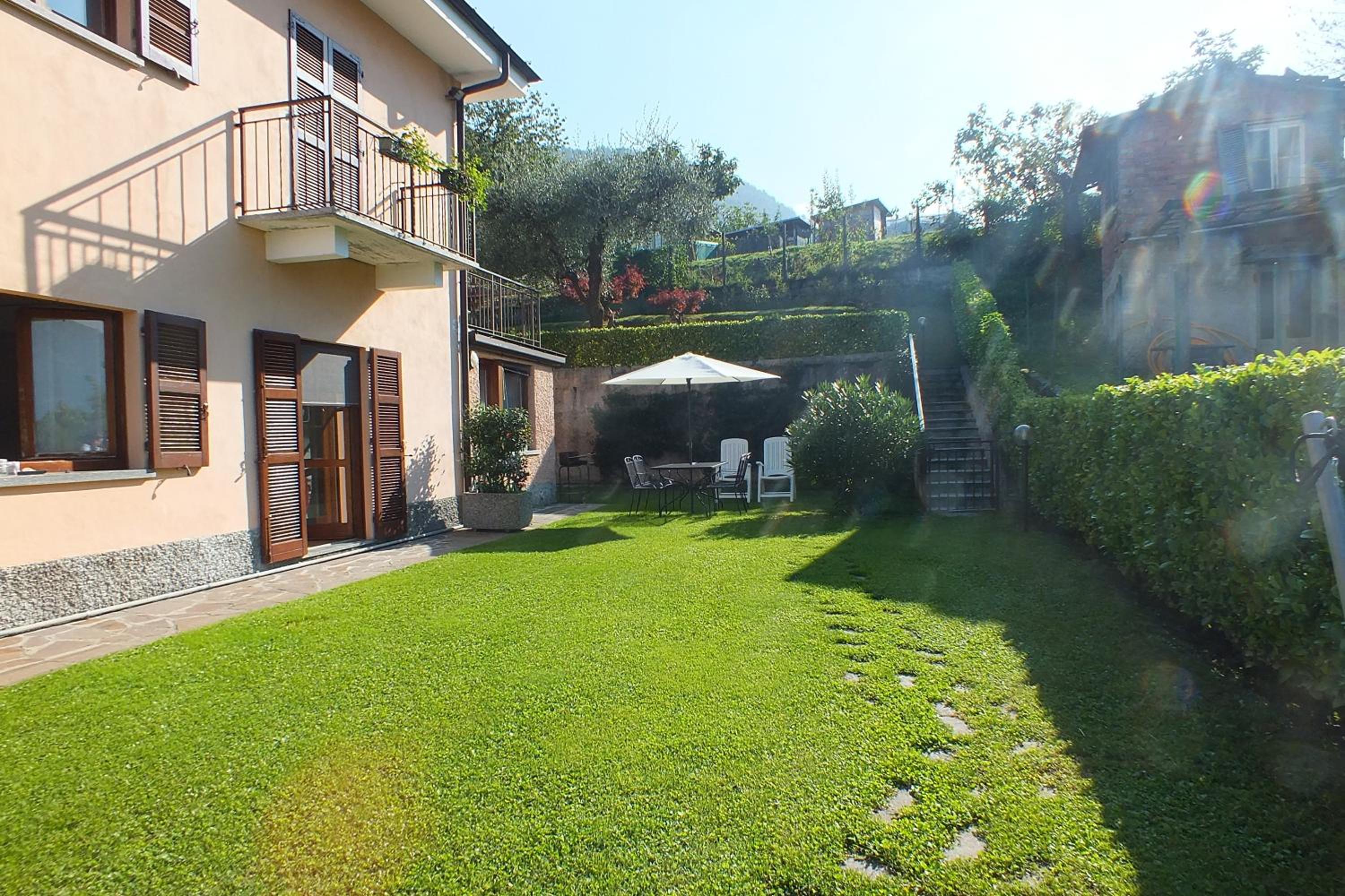 Acero Rosso view 3