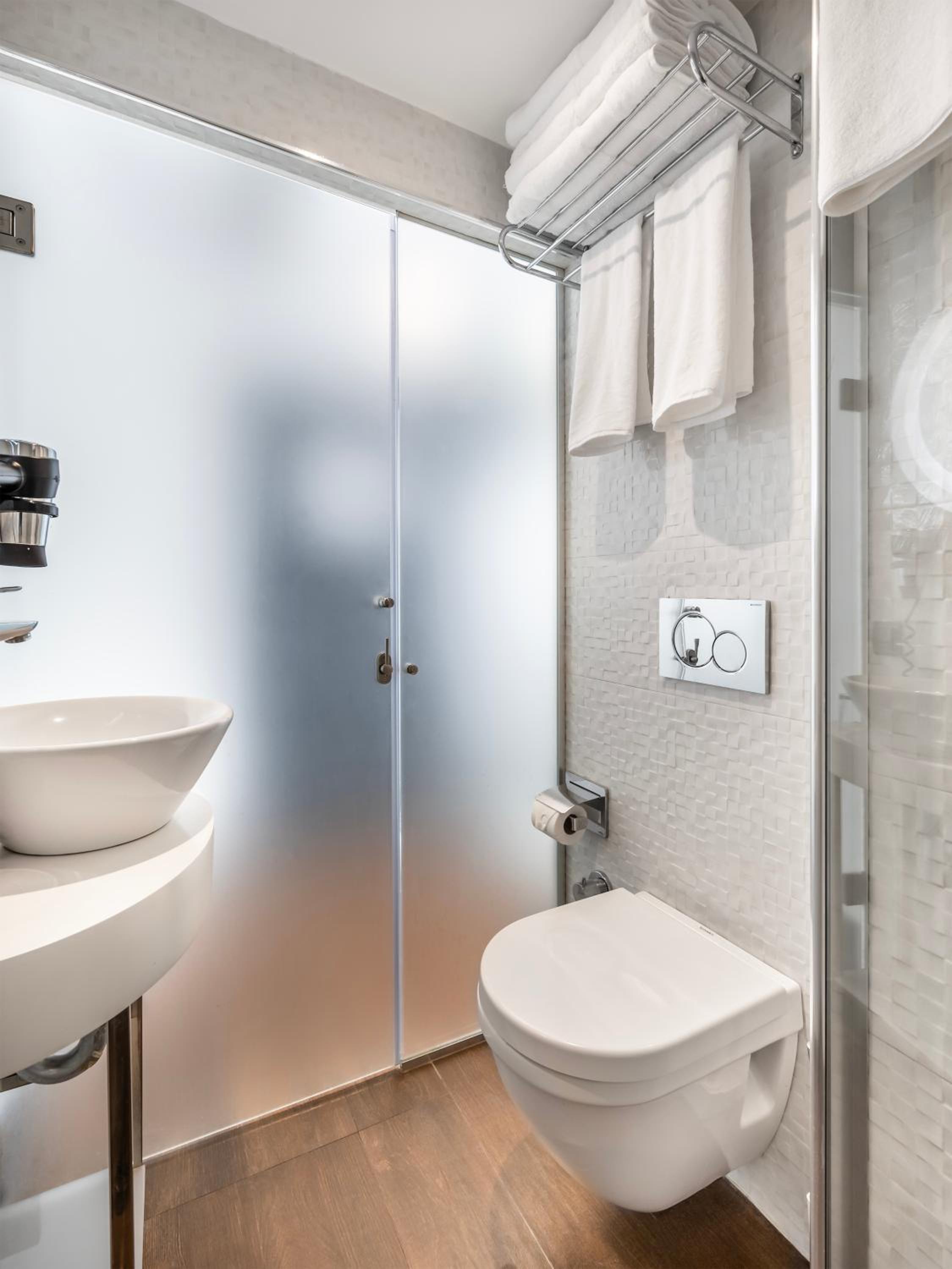 Misa Otel - Image 25