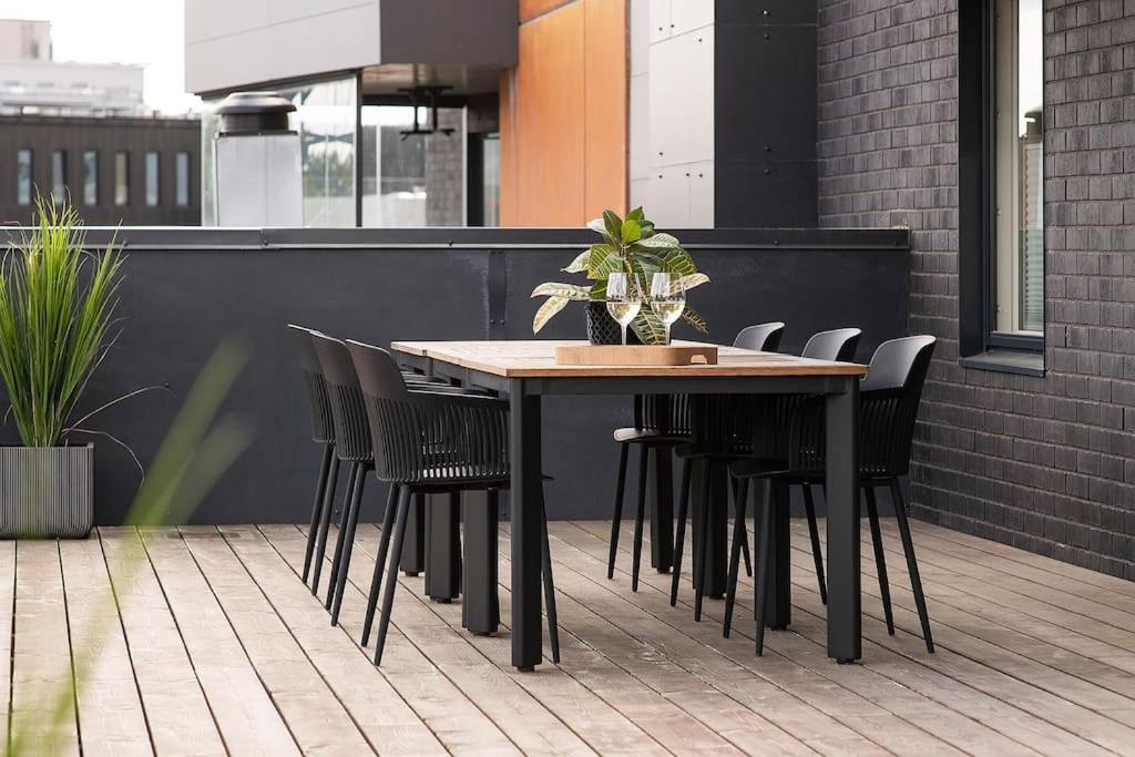 W Apartments Uus-Hollandi with sauna view 2