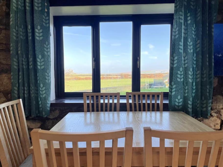 Rhossili's Retreat - AONB - Gower Rural Sleeps up to 6