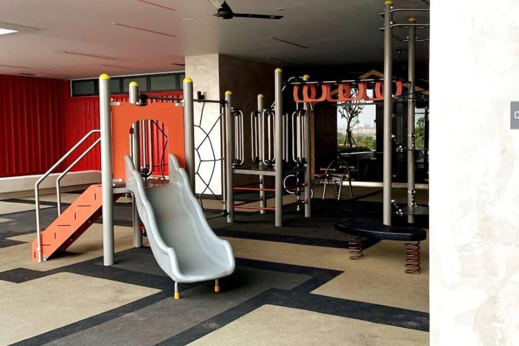 2R1B 5Pax Union Executive Suites Bandar Sunway