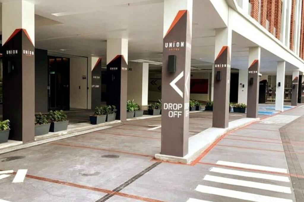 2R1B 5Pax Union Executive Suites Bandar Sunway