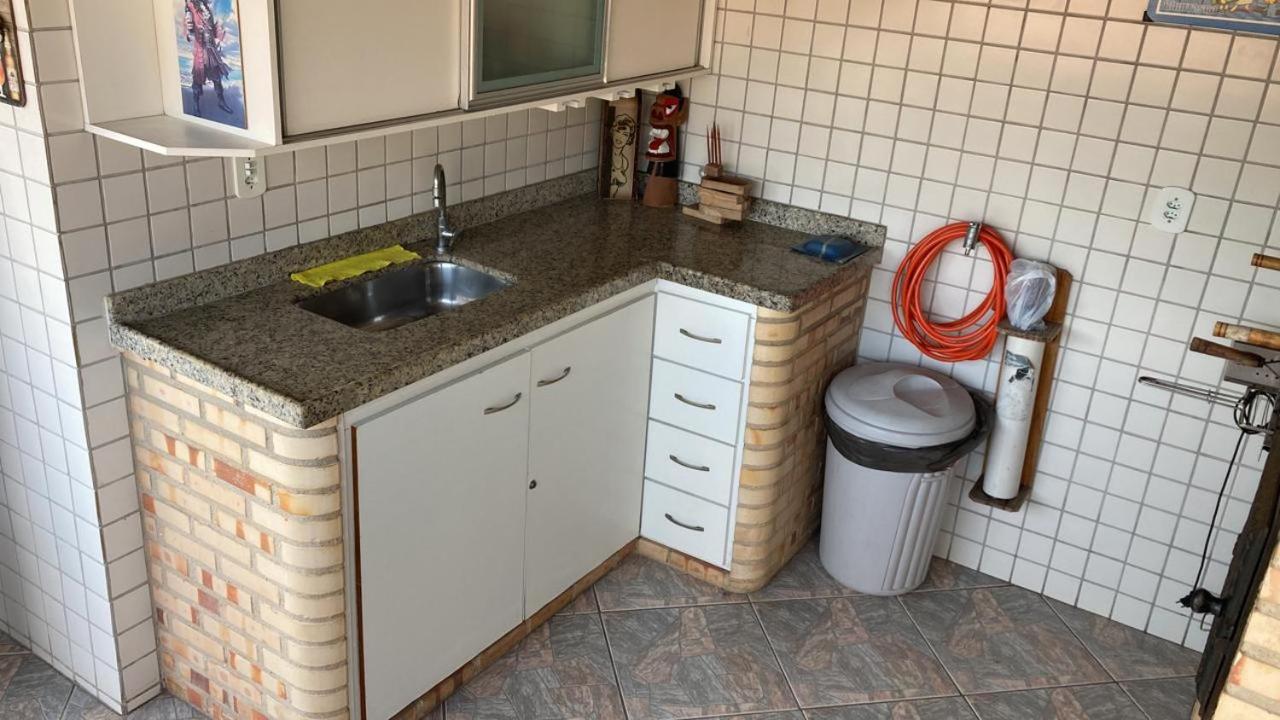 Cobertura Pé na Areia Vista Mar Churrasqueira 12 Pessoas