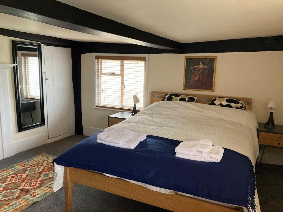 Charming holiday apartment in central Woodbridge