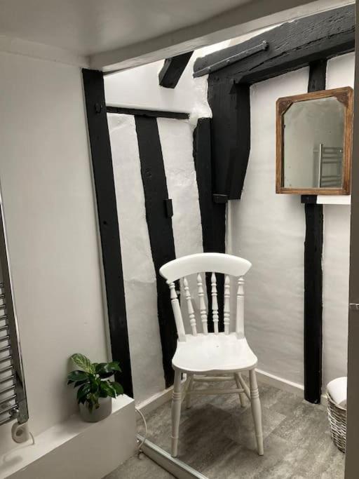 Charming holiday apartment in central Woodbridge