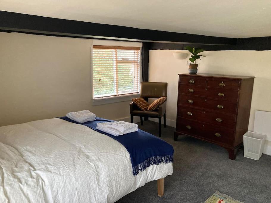 Charming holiday apartment in central Woodbridge