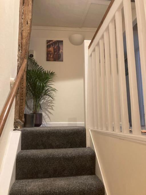 Charming holiday apartment in central Woodbridge