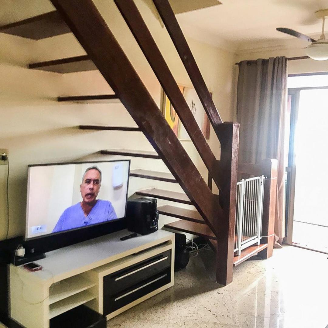 Cobertura Pé na Areia Vista Mar Churrasqueira 12 Pessoas