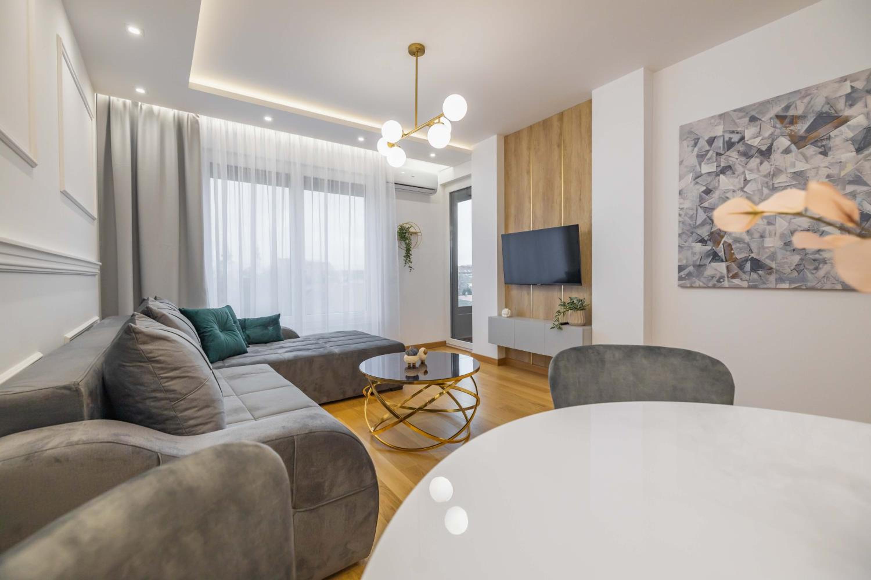 Bianca Apartment with free parking view 4