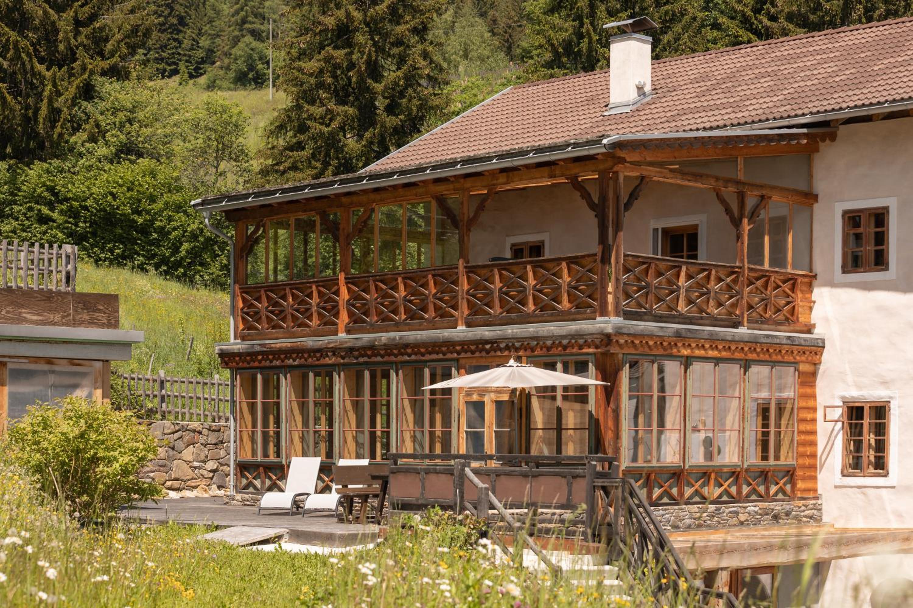 Hof Neuhaus Rosengarten view 3