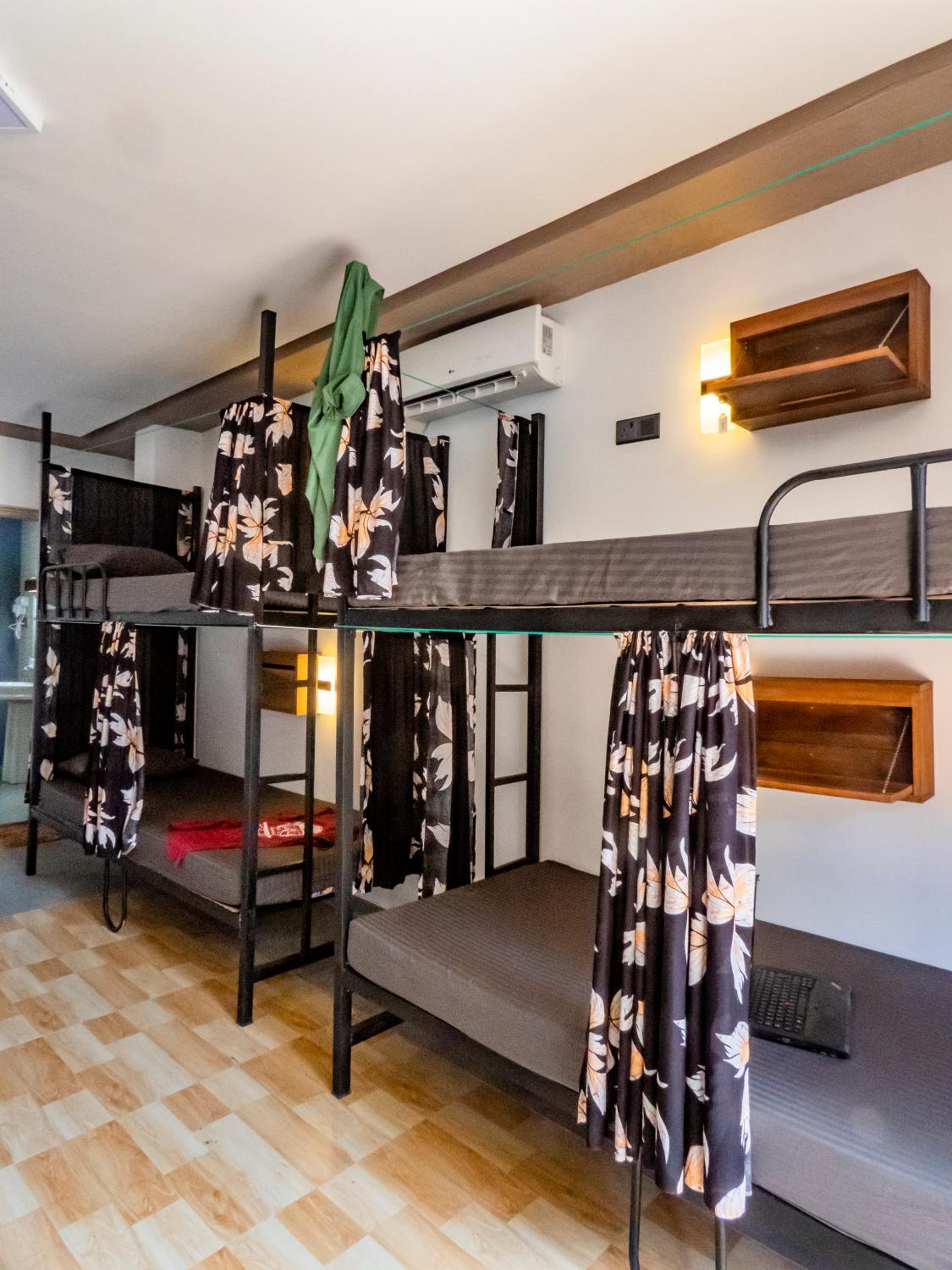 Photo 143